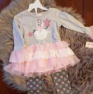 NWT! Adorable snowman outfit
